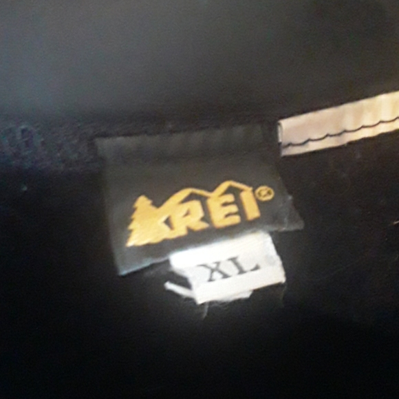 REI pull over - Picture 4 of 5